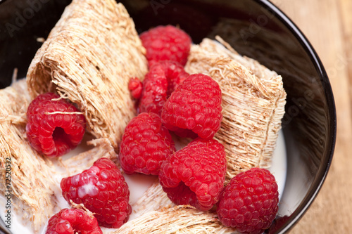 Shredded Wheat with berries