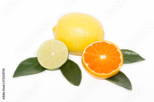 лайм, лимон и мандарин