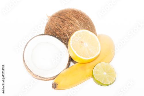 кокос, банан и лимон