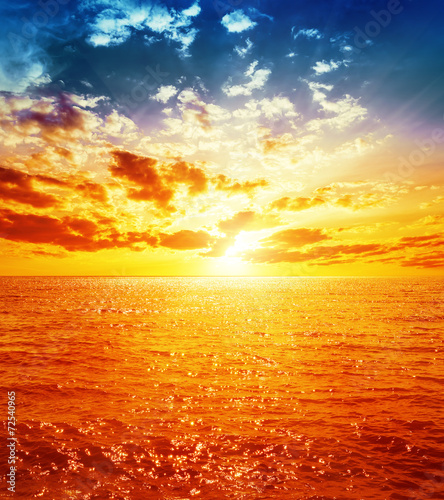 Fototapeta Naklejka Na Ścianę i Meble -  good orange sunset over sea