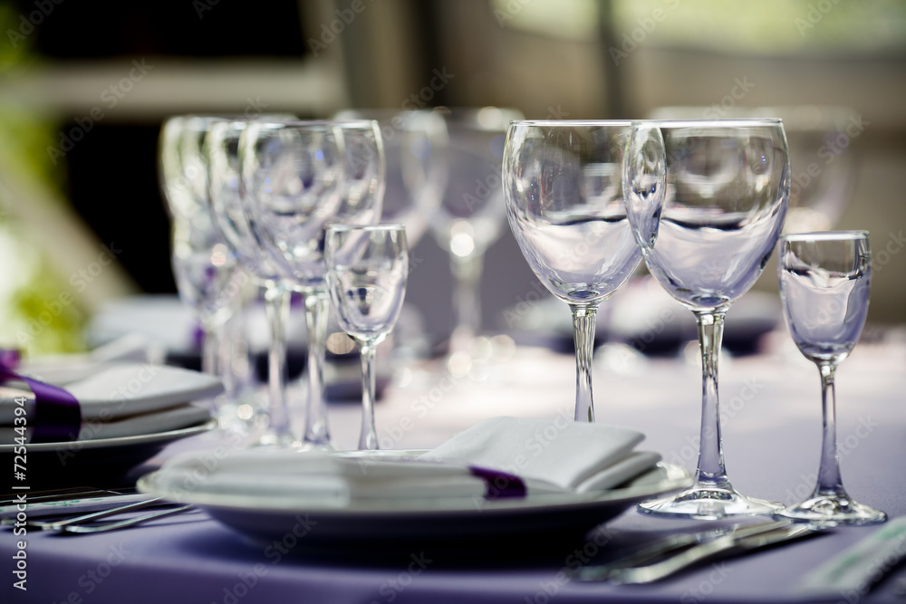 Empty glasses in restaurant