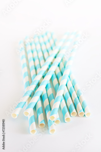 Obraz na płótnie Paper drink straws on white background w salonie