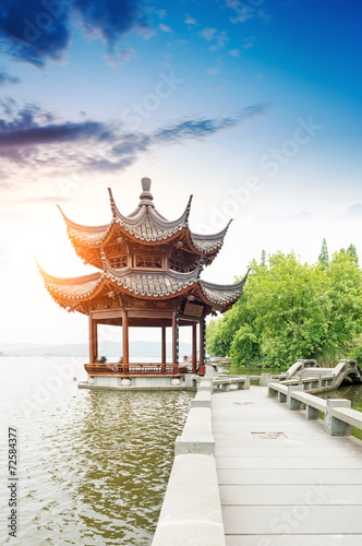 Fototapeta Naklejka Na Ścianę i Meble -  ancient pavilion on the west lake in hangzhou,China