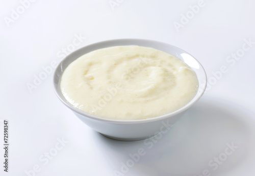 Smooth semolina porridge