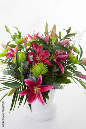 Fototapeta Naklejka Na Ścianę i Meble -  Flowers bunch in a vase
