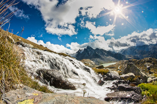 Fiume di montagna photo