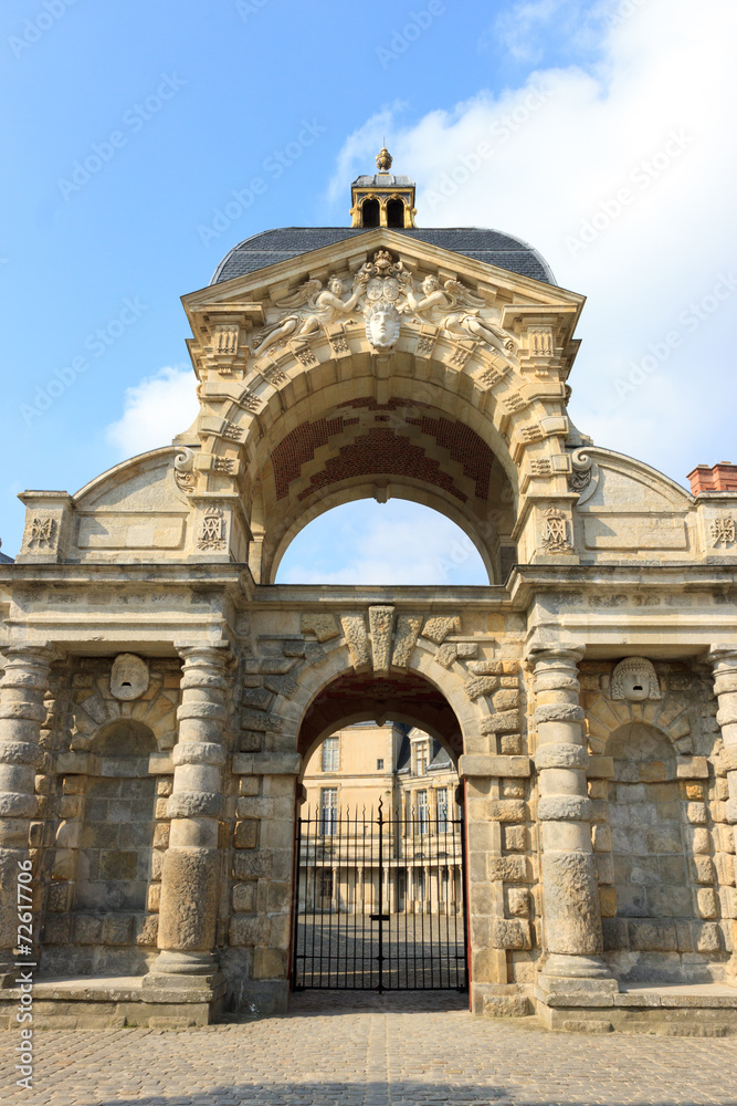 Entrance to the courtyard of the royal palace at Fontainebleau