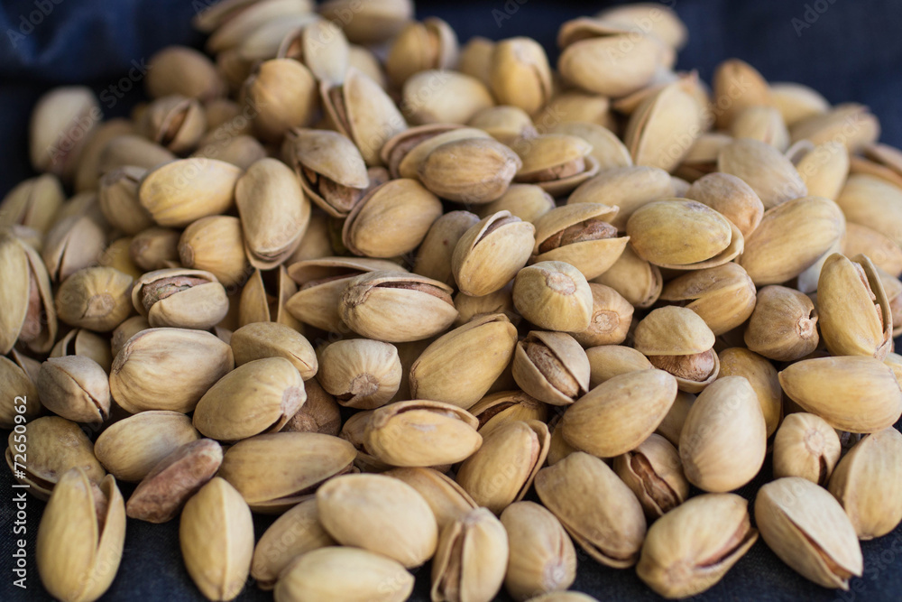 pistachios pistachios