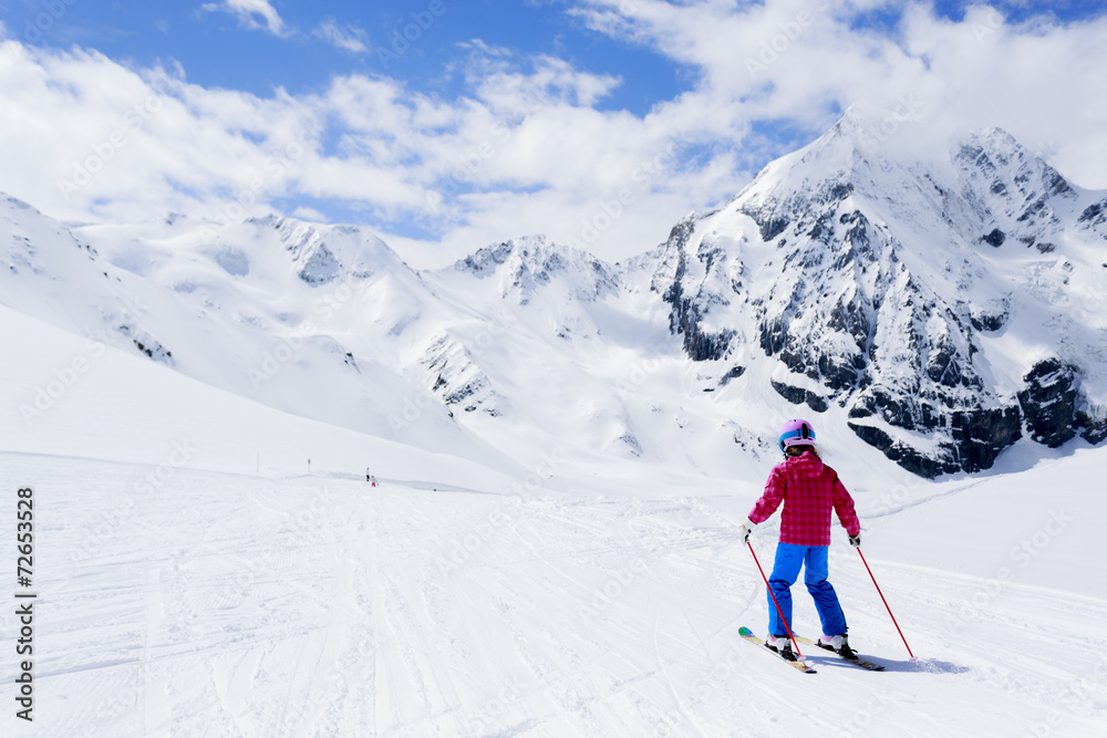 	Skiing, downhill - skier on mountainside