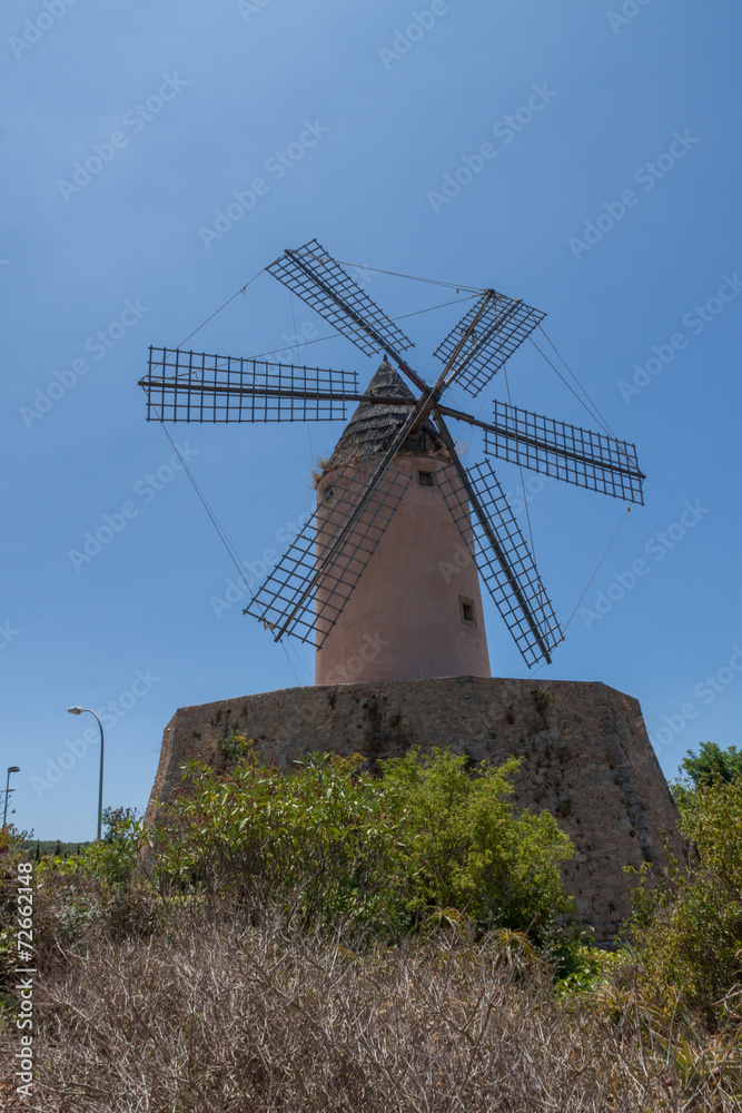 Sehenswürdigkeit - Windmühle - Mühle  - Villa - Urlaub - Spanien
