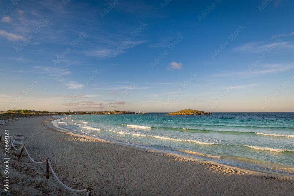 Obraz premium Windy morning at beach