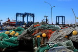 Filets et flotteurs sur le quai du port de Guilvinec.