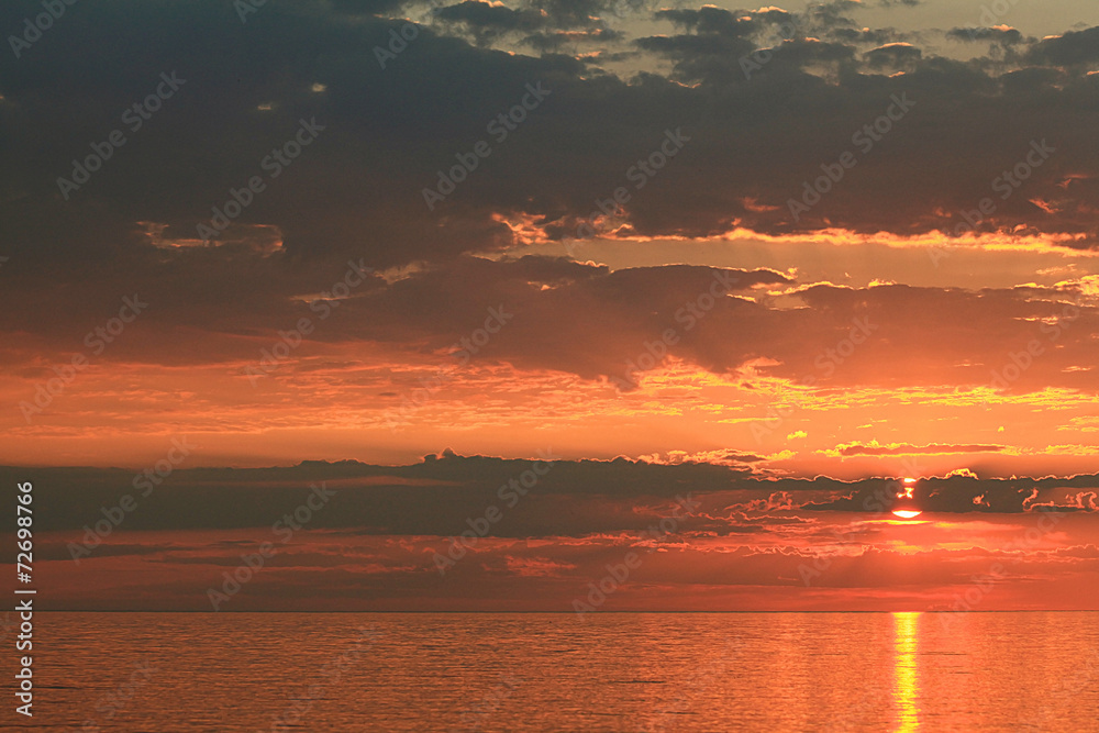 Naklejka premium clouds sky sunset