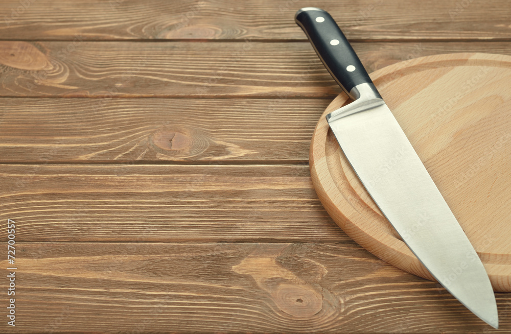 Kitchen knife and cutting board