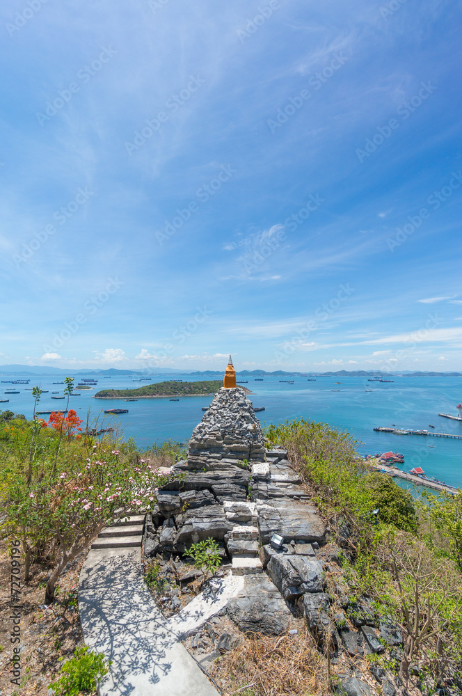 Fototapeta premium Buddha statue at top view of Sichang island