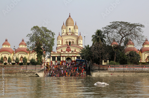 Hindu people bathing, Dakshineswar Kali Temple in Kolkata photo