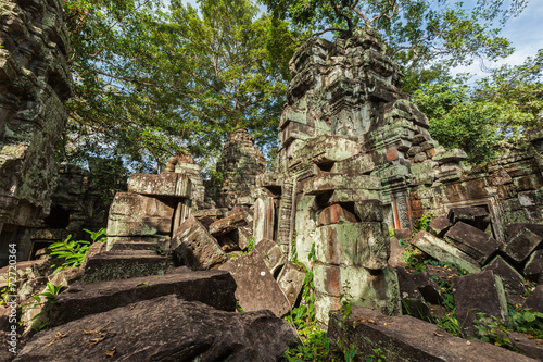 Photography Ancient ruins and tree roots, Ta Prohm temple, Angkor, Cambodia