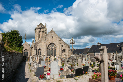 Cimetière et église