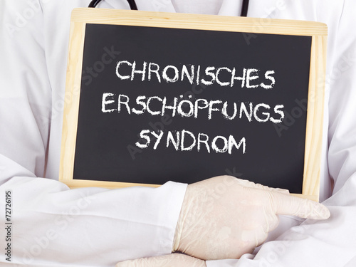 Doctor shows information: chronic fatigue syndrome in german photo