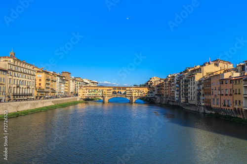 Ponte Vecchio Bridge, Italy © porojnicu