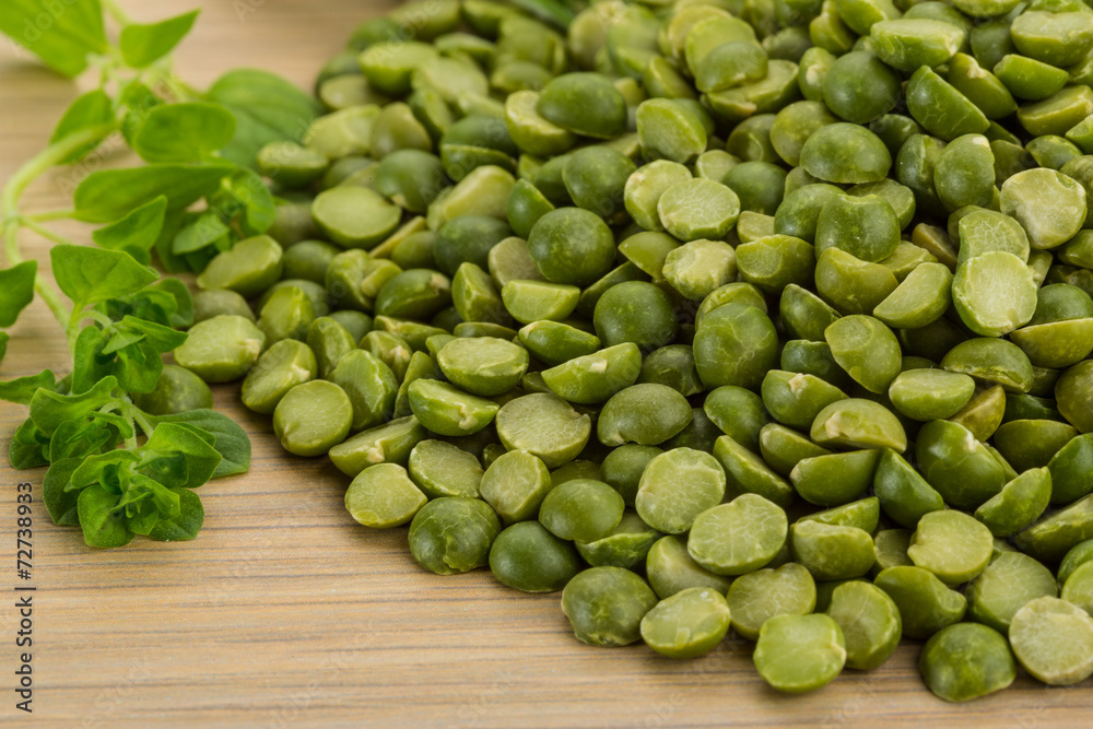 Dry green peas Dry green peas