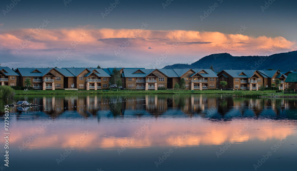 Obraz premium apartment sunset & reflection 