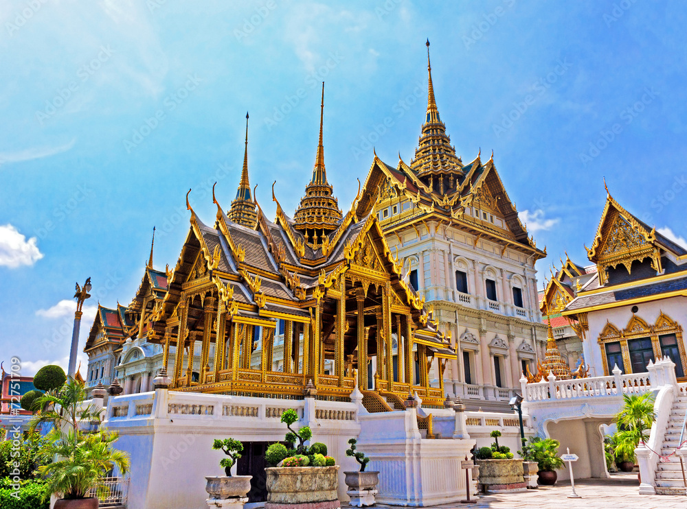 Naklejka premium Świątynia w Grand Palace Emerald Buddha (Wat Phra Kaew), Bangkok