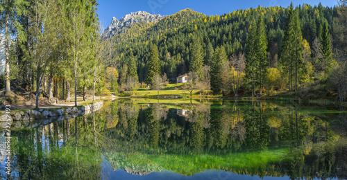 Fototapeta Naklejka Na Ścianę i Meble -  panoramic view to lake