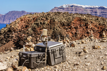 Fotobehang Vulkaan Seismische monitoring vulkaan Santorini  © artistique7