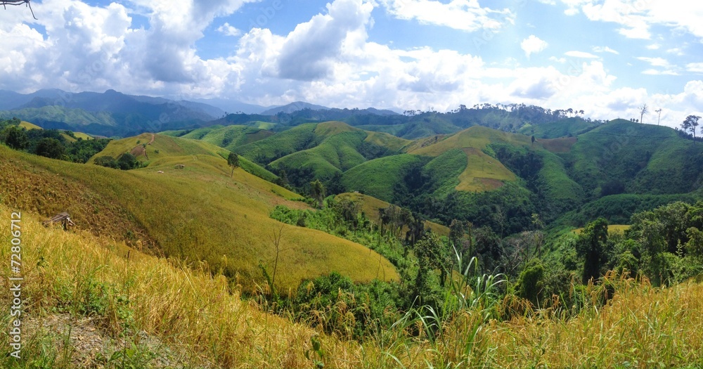 Fototapeta premium Natural landscape view of mountain and blue sky