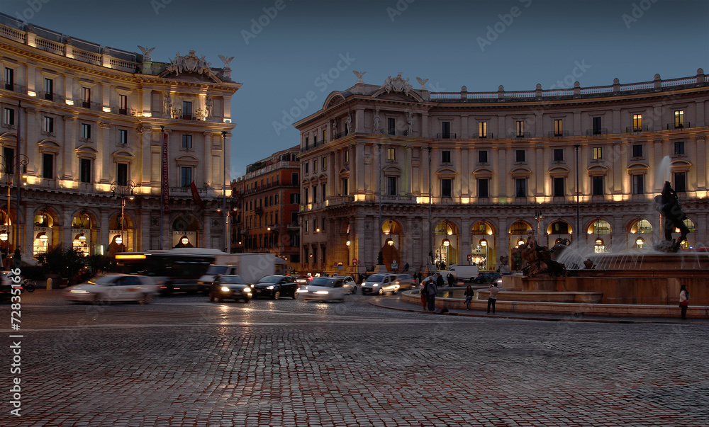 piazza Della Repubblica at night in Rome