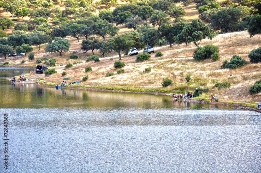 Pescadores en el embalse del Tablillas, Ciudad Real Pescadores en el embalse del Tablillas, Ciudad Real