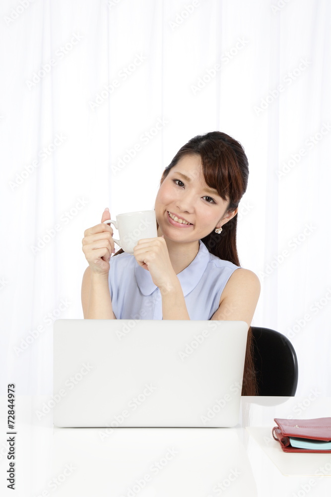 カジュアルなビジネスウーマン