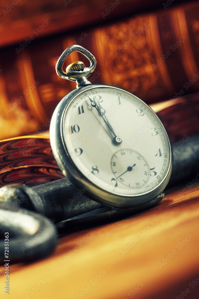 The end, the beginning of the year,Old onion clock display e The end, the beginning of the year,Old onion clock display e