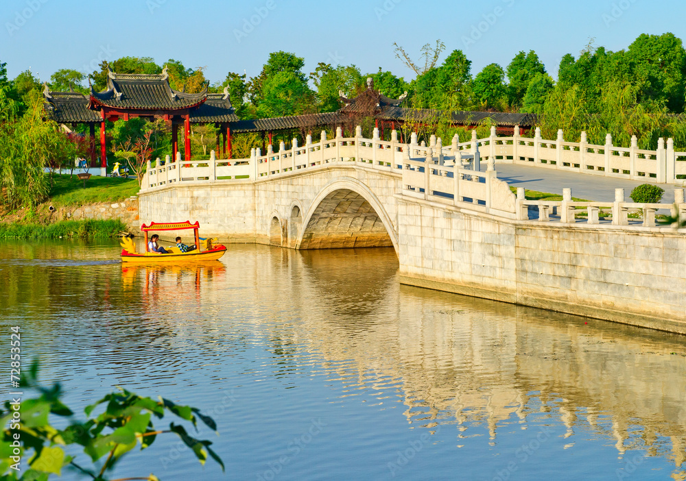 Naklejka premium ancient Chinese architecture