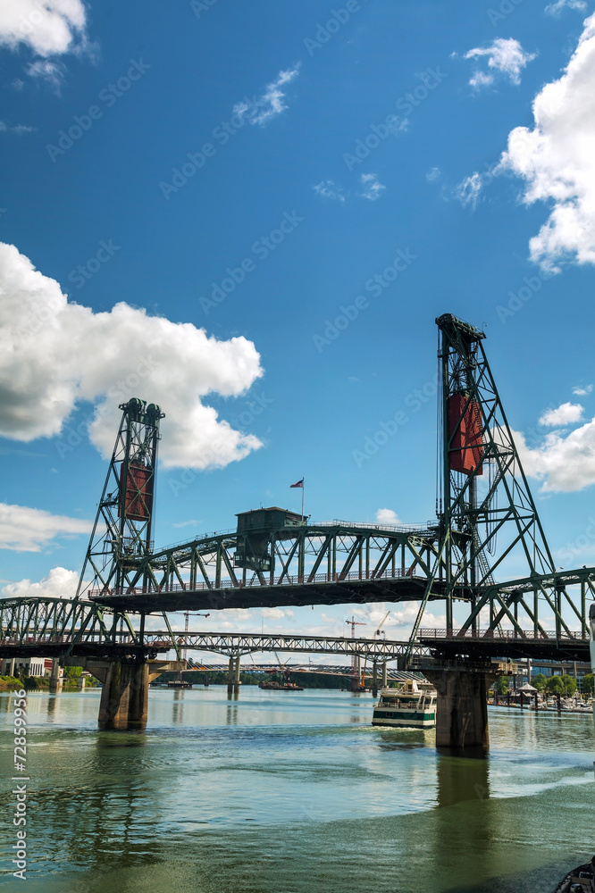 Hawthorne drawbridge in Portland, Oregon