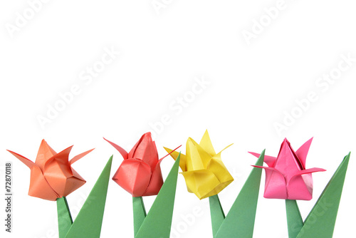 Origami tulip isolated over white backgrîund