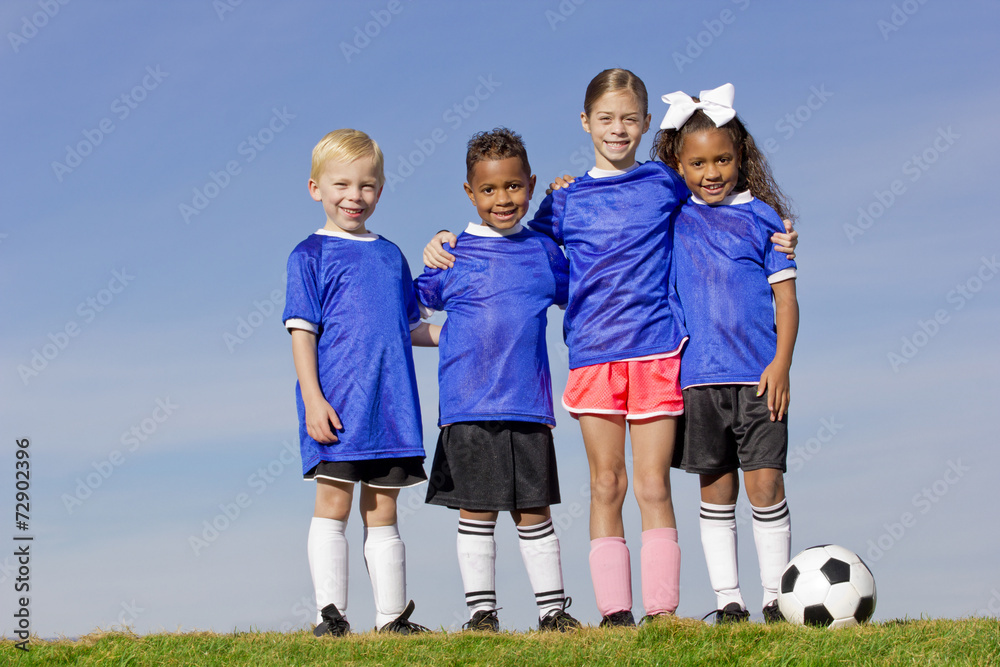 Naklejka premium Young Kids on a Soccer Team group photo