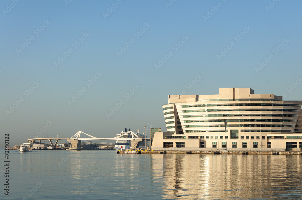 Fototapeta premium Port Vell with the World Trade Center Barcelona