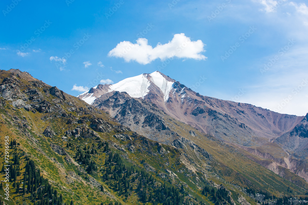 Fototapeta premium Nature near Big Almaty Lake, Tien Shan Mountains