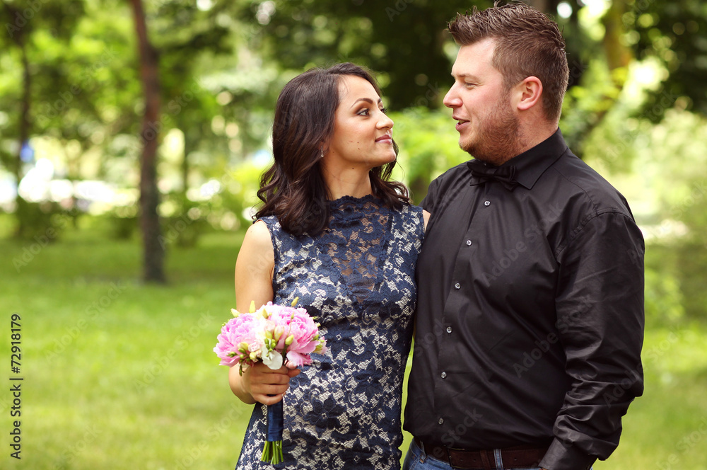 Fototapeta premium Happy couple in the park