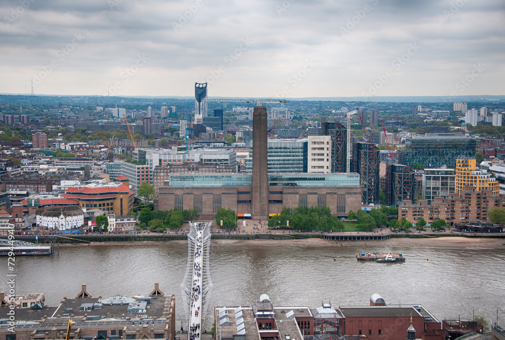 Fototapeta premium Aerial View of Famous Attractions in London