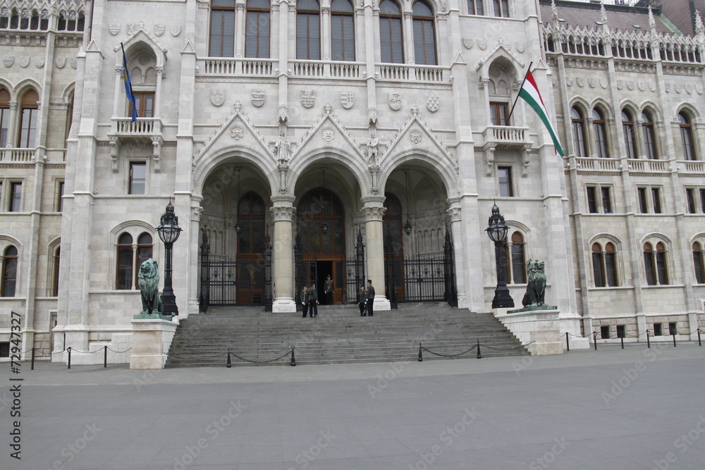 Entrée du Parlement à Budapest, Hongrie