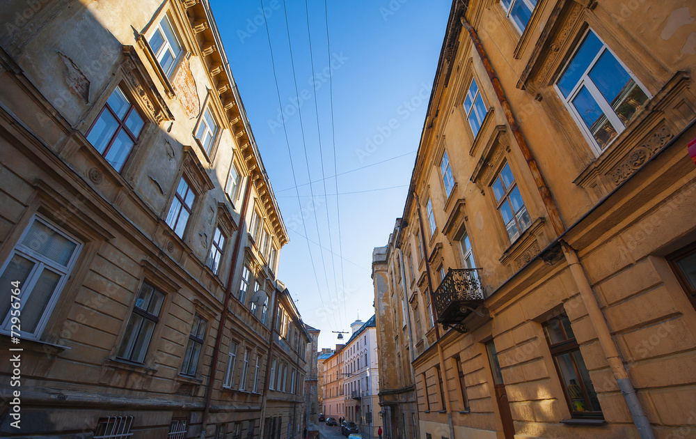 narrow street of Lviv