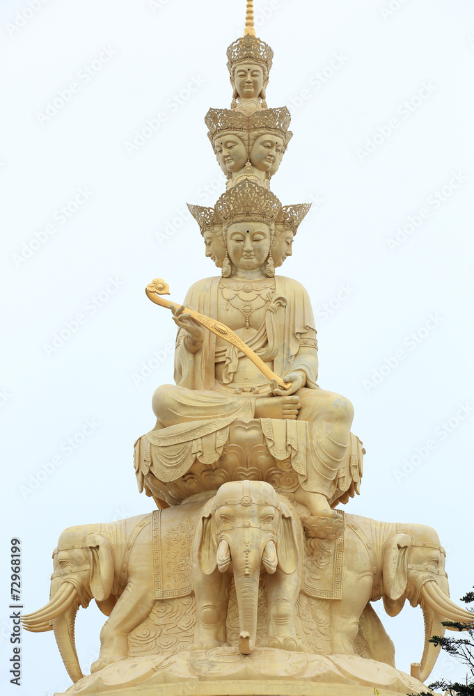 Buddha statue on top of emei mountain 