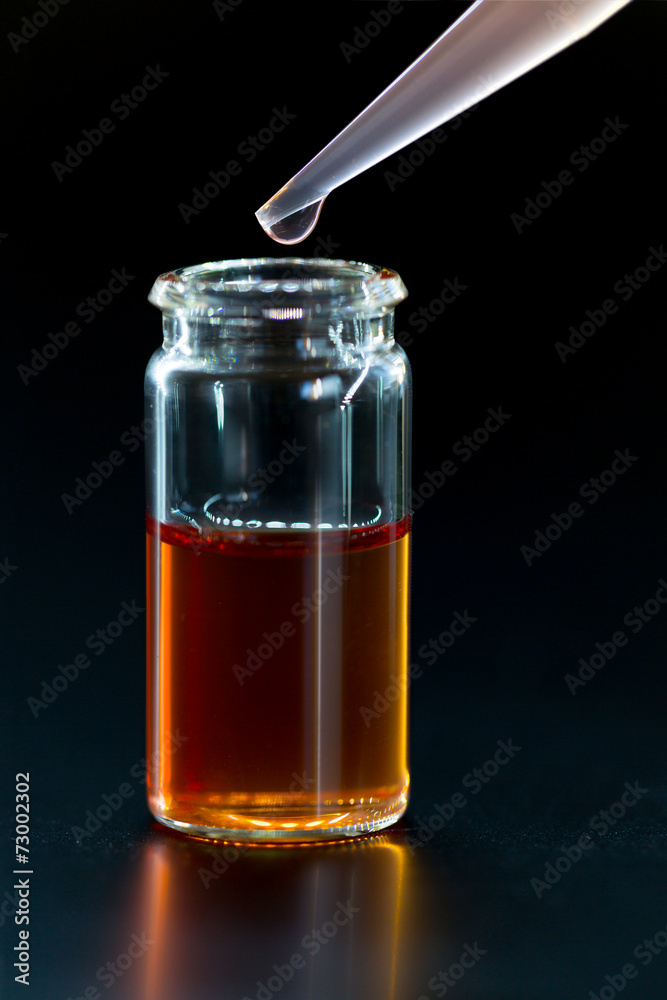 vial liquid and a pipette vial liquid and a pipette