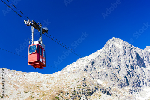 Fototapeta Naklejka Na Ścianę i Meble -  cable car to Lomnicky Peak, Vysoke Tatry (High Tatras), Slovakia