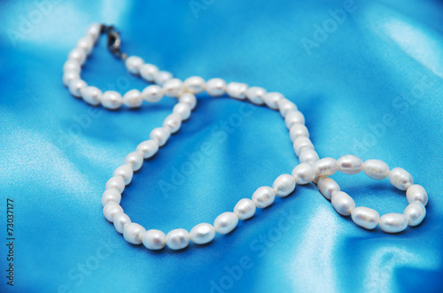  pearl necklace
