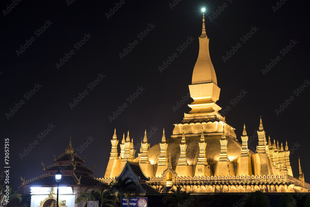 Fototapeta Pha That Luang, buddyjska świątynia w Vientiane L