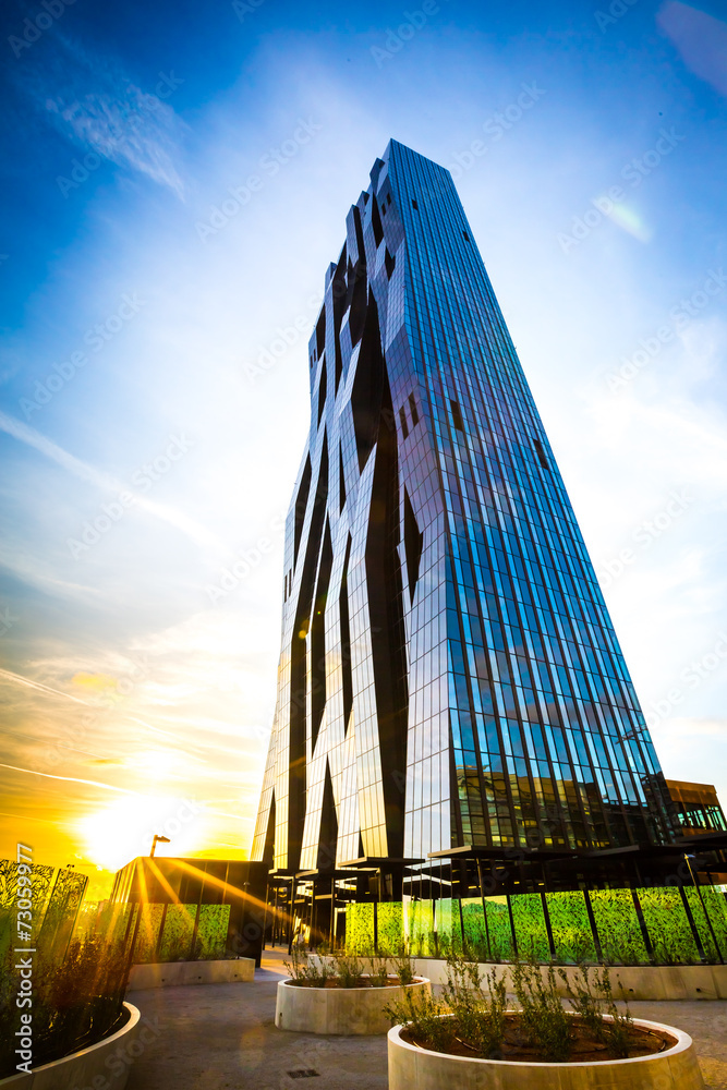 Naklejka premium Skyscraper at sunset, Vienna